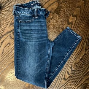 American Eagle 360•NE(X)T LEVEL STRETCH size- 4 Short